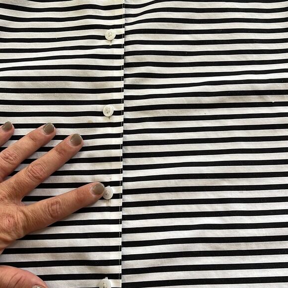 Chicos Black and White Stripe Collar Button Down Shirt Sz 2 - Picture 4 of 6